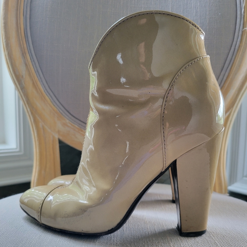 BURBERRY booties
